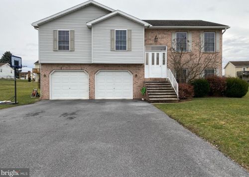 10504 Mapleton Rd, Lees Cross Roads, PA 17257-8976