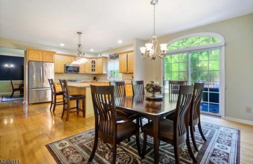 12 Stacey Ct, Sparta NJ  07871-1000 exterior