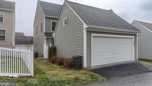 302 Witwer Way, Mount Joy PA  17552-1162 exterior