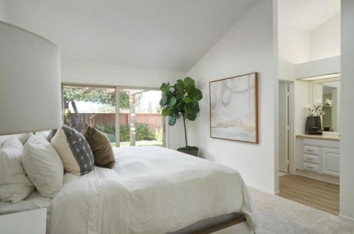 757 Rocking Horse Rd, Vista CA  92081-6740 exterior