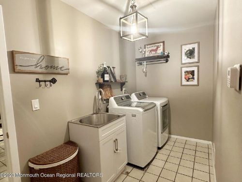 805 Holly Berry Ln, Bricktown NJ  08724-5127 exterior