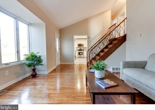 1017 Sussex Ave, West Deptford, NJ 08096-3023