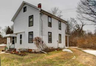 418 Dutchman Dr, West Saugerties, NY 12477-4468