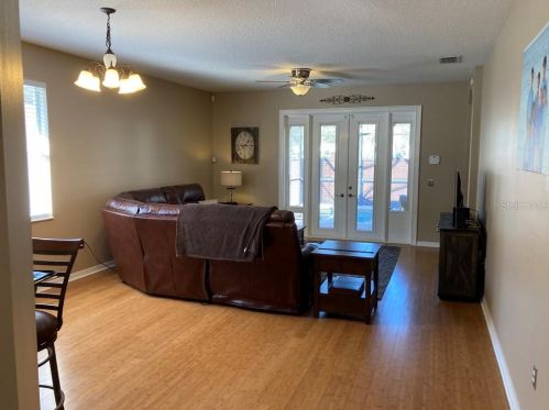 194 Venetian Bay Cir, Sanford, FL 32771-7978