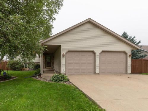 909 Jefferson Ave, Eyota, MN 55934-3104