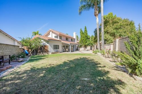 2828 Inyo Cir, Simi Valley CA 93063-2002 exterior