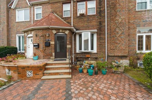 142-20 232nd St, Jamaica, NY 11413-2110