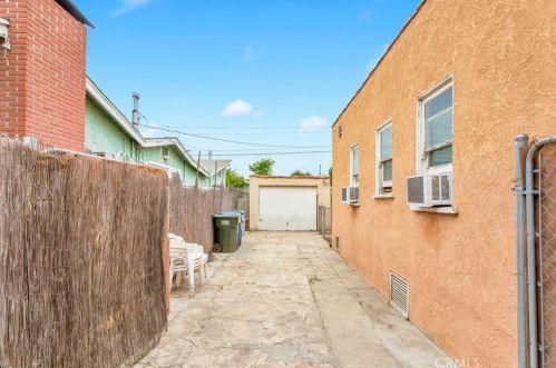 4627 Pine St, Pico Rivera CA  90660-2261 exterior