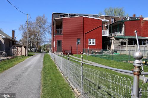 622 Lehman St, Lebanon PA  17046-3644 exterior