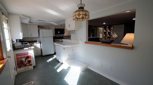 17 Shr Dr, Raymond NH 03077-1313 exterior