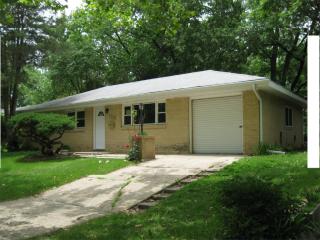 1741 Kenmar Dr, Manhattan KS  66502-2607 exterior