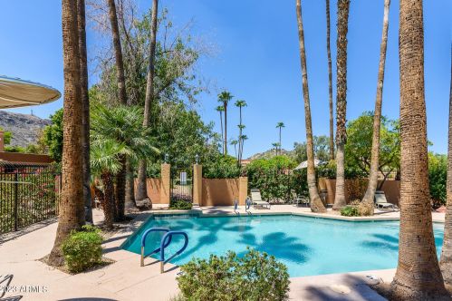 10414 10th St, Phoenix AZ  85020-8519 exterior