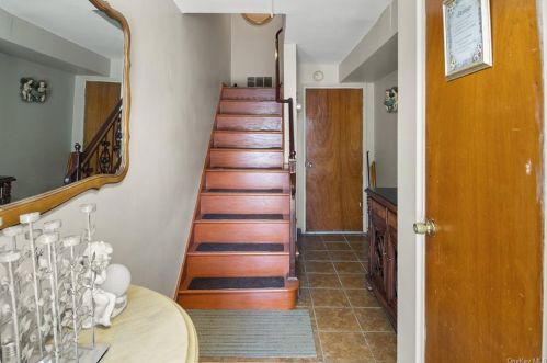 441 Turneur Ave, Bronx, NY 10473-1620