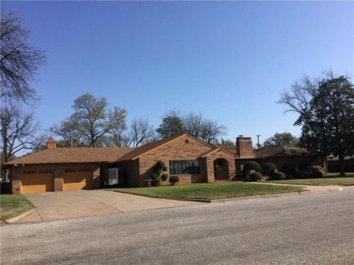 906 Arbor St, Olney, TX 76374-2002