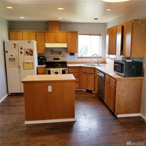 10017 99th St, Lakewood WA  98499-2712 exterior