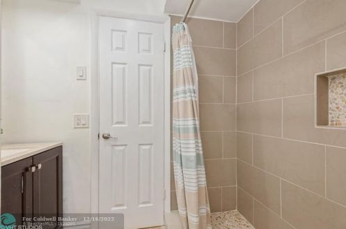 6901 16th St, Hollywood FL  33023-2025 exterior