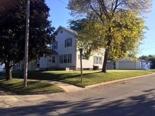 329 4th Ave, Oelwein IA  50662-2520 exterior