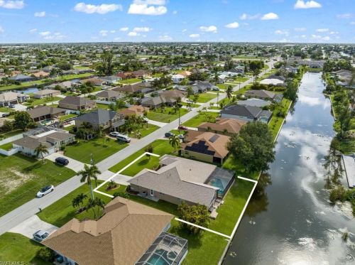 207 16th St, Cape Coral, FL 33990-0605