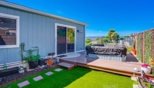 28101 Vista View Dr, Santa Clarita CA  91351-5710 exterior