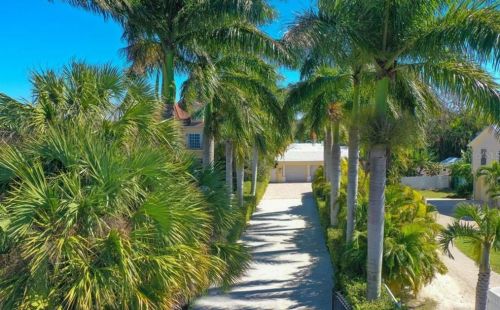 710 Casey Key Rd, Nokomis, FL 34275-3309