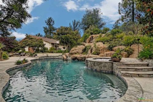 2945 Calle Calleta Viejas Rd, Alpine, CA 91901-3697
