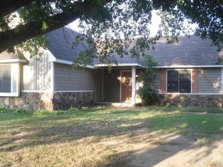 2666 Lakeside Dr, Memphis TN  38133-5025 exterior