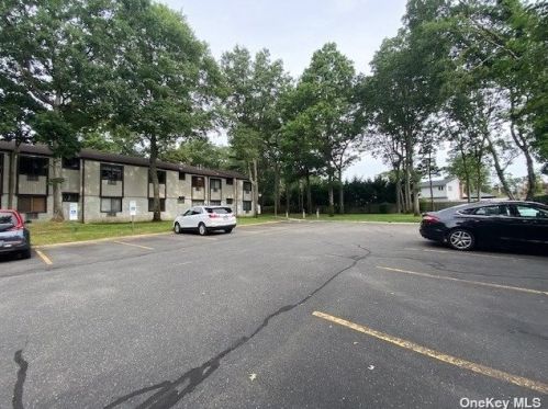 107 Richmond Blvd, Hauppauge NY 11779-3426 exterior