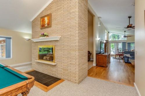 16 Mason Dr, Salem NH  03079-2101 exterior