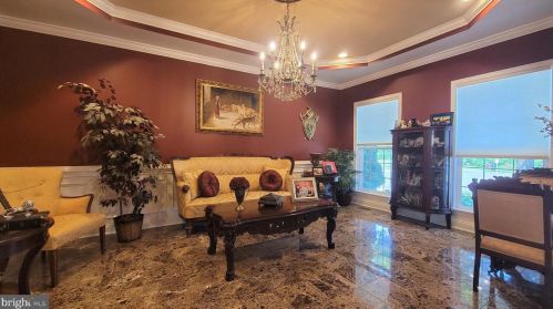8601 Rothbury Dr, Bristow, VA 20136-2042