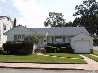 3016 Post Ave, North Wantagh, NY 11793-3225