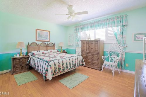 1966 Patricia St, Oxnard CA 93036-2721 exterior