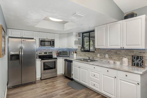 2528 Woodland Dr, Edgewater FL  32141-4820 exterior