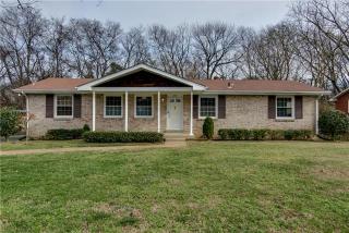 692 Brewer Dr, Nashville, TN 37211-5313