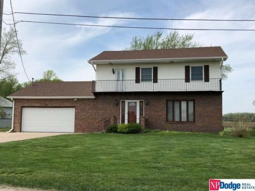 624 Spruce St, Valley NE  68064-9669 exterior