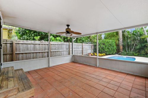 529 34 St, West Palm Beach FL  33404-3002 exterior