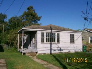 710 Chipley St, Westwego, LA 70094-4815