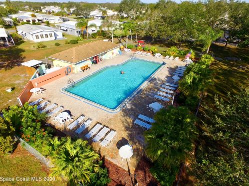 620 Puffin Dr, Sebastian FL  32976-7803 exterior