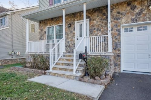 242 Lawrence St, South Bound Brook, NJ 08880-1339