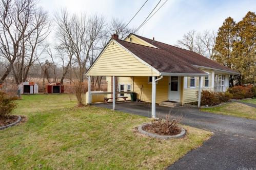 38 Donald Ln, Crotonville, NY 10562-3912