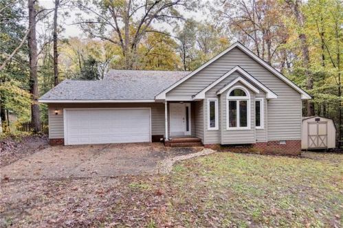 260 Nina Ln, Williamsburg VA  23188-1045 exterior