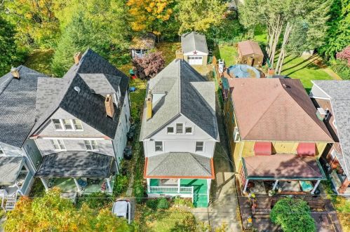 121 4th St, Oakmont, PA 15139-1814