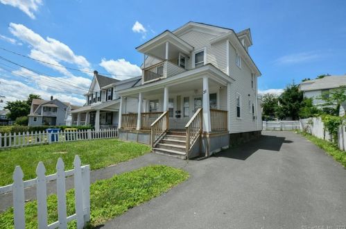31 Beecher Ave, Waterbury CT  06705-2042 exterior