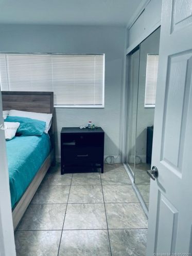 6441 19th St, Hollywood FL  33023-2116 exterior