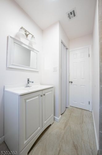 76 25th St, Bayonne NJ  07002-4937 exterior