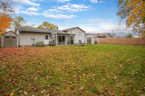 2829 Lexington Blvd, Mishawaka IN  46544-6109 exterior