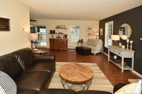 1 Jacobs Hill Rd, Ellington CT  06029-3117 exterior