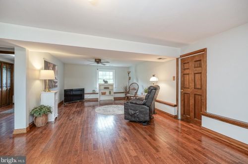 318 White Birch Dr, Riverton NJ  08077-4396 exterior