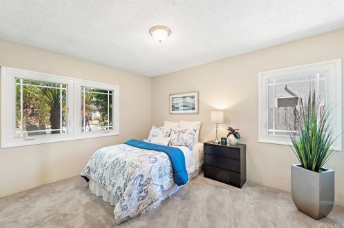 6546 Clybourn Ave, North Hollywood CA  91606-2730 exterior