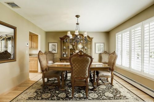 11 Remsen Ct, Mount Sinai NY  11766-1603 exterior