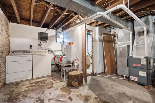 316 Mathilda St, Pittsburgh PA 15224-2142 exterior